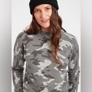 NWT Banana Republic‎ Gray Camo Aire Yarn Sweater Top Small Petite